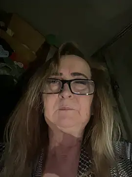 Irina2909@xh live sex cam