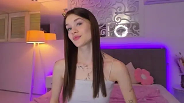 LuisaClover's cam snapshot