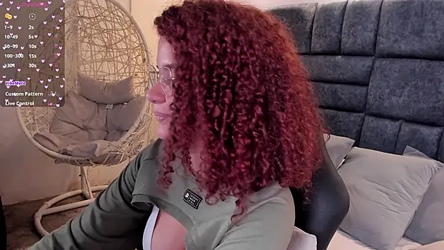 avrilwaynee's cam snapshot