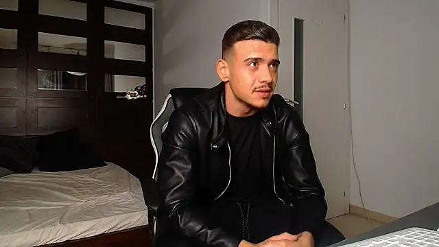 ElijahThorne's cam snapshot