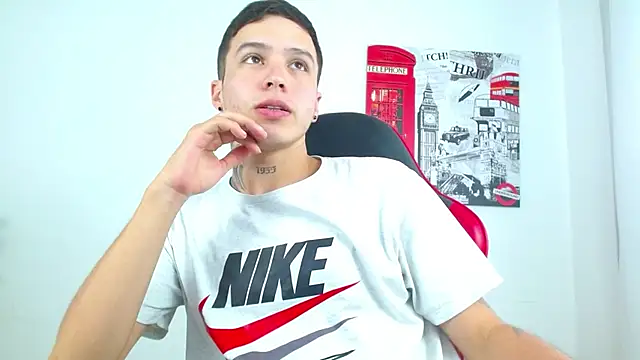 Cumandres18 live sex cam