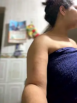 Carola-Ross live sex cam