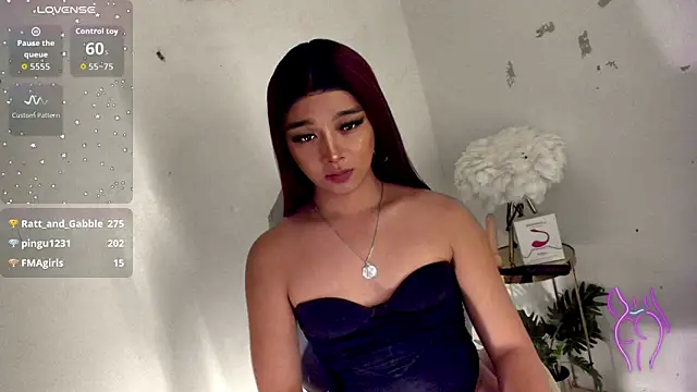 TrinityFucksYou live sex cam