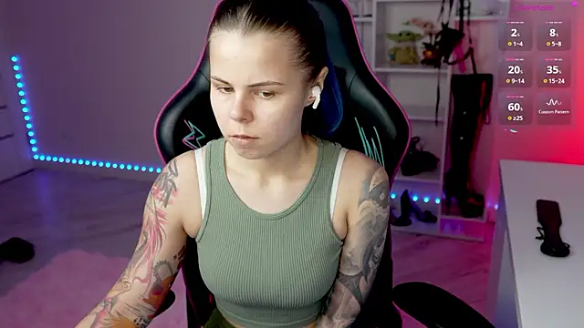 QueenAliceX's cam snapshot