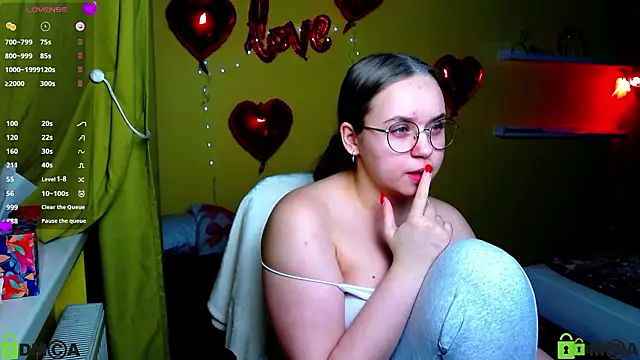 Lilysweet13's cam snapshot