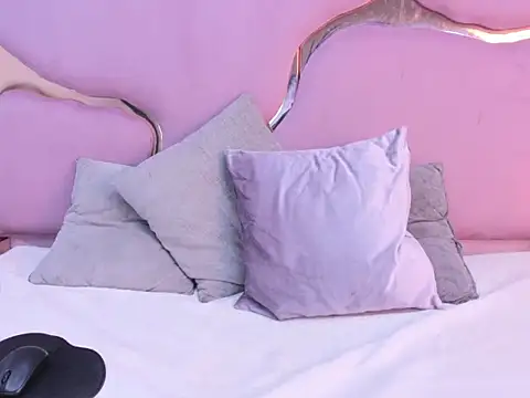 Aisha_Leenss's cam snapshot