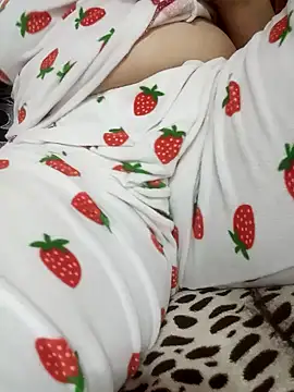 Bombamom's cam snapshot