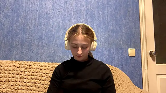 AmeliLia's cam snapshot