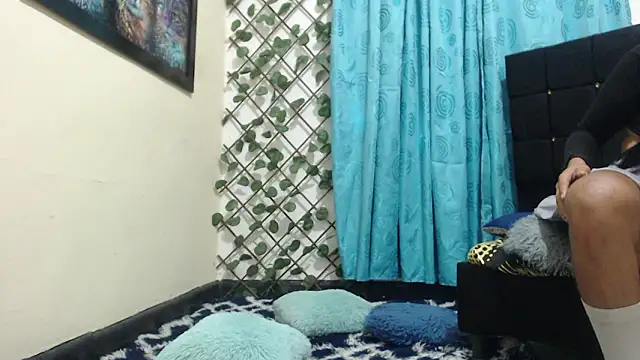 charlotte_brawn's cam snapshot