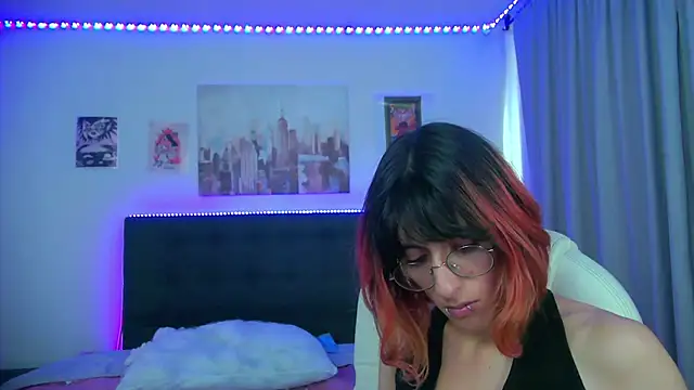 goth_minerva's cam snapshot