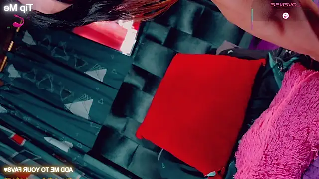 CharlotteBigCock's cam snapshot