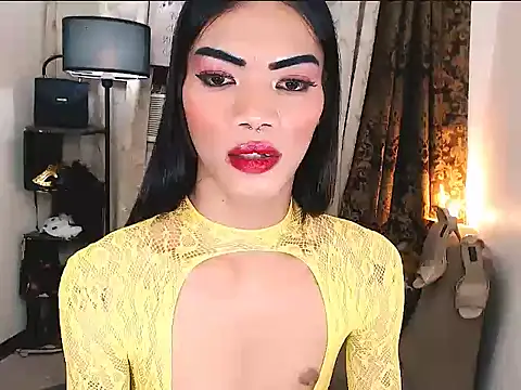 yoursexyasiantsxx's cam snapshot