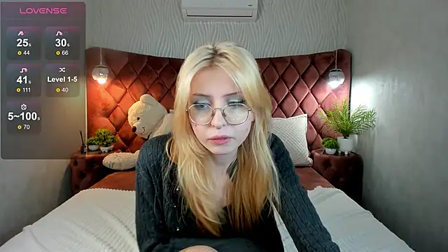 Grace_blush's cam snapshot