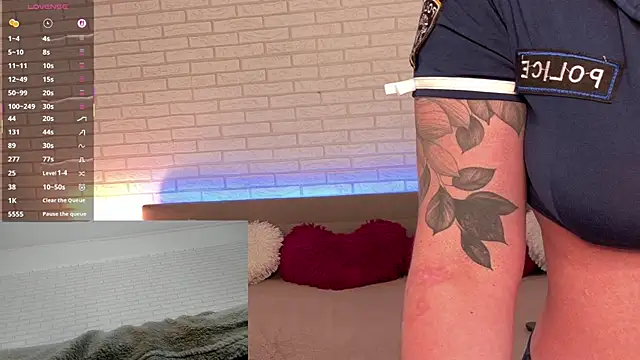 ElaraRossy's cam snapshot