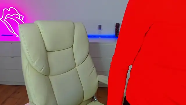 Alina_Blonde's cam snapshot