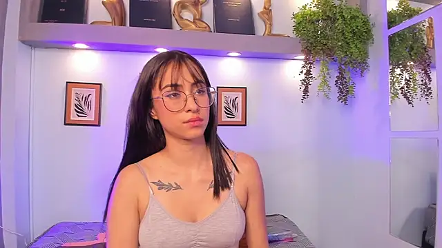 Alana_Martinez_'s cam snapshot