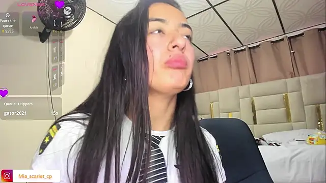 Mia_scarlet69's cam snapshot