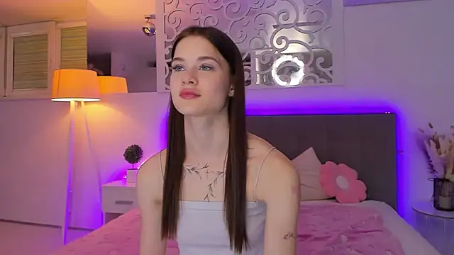 LuisaClover's cam snapshot