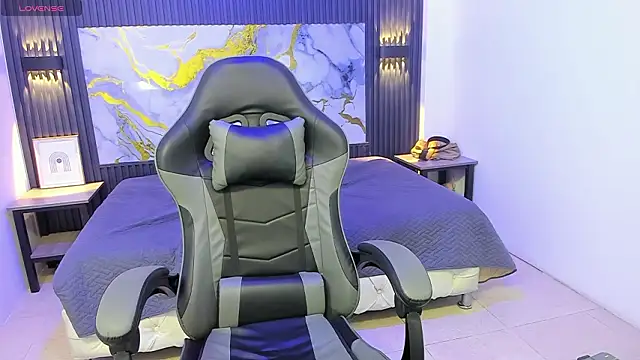 Dark_Desiree18 live sex cam