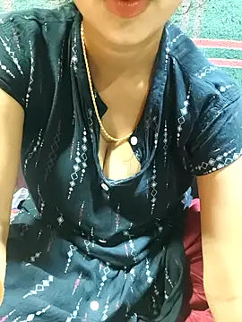 call_me_mouni099's cam snapshot