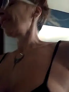 FrozenWaffle live sex cam