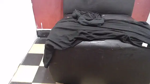 Laura_hottt live sex cam