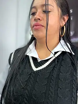 -Mia1's cam snapshot