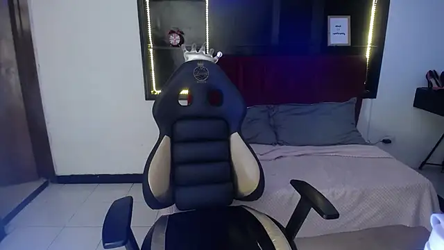 Perla_lovely_'s cam snapshot