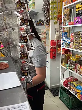 IAM_VALERI's cam snapshot