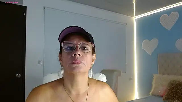 channelsmith_55's cam snapshot