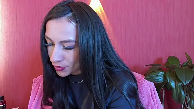 EmiGomez_'s cam snapshot