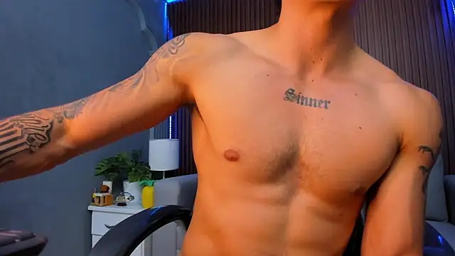 Leo_santoro's cam snapshot