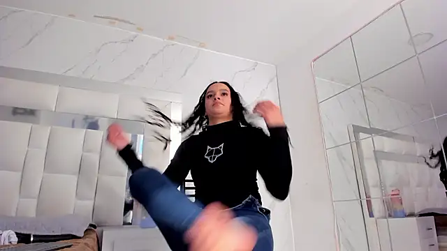 Maia_Park's cam snapshot