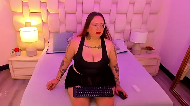 MiaYMolly's cam snapshot