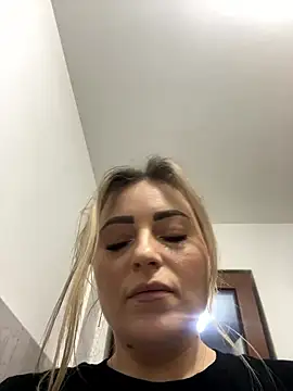 Rania_Stitch's cam snapshot