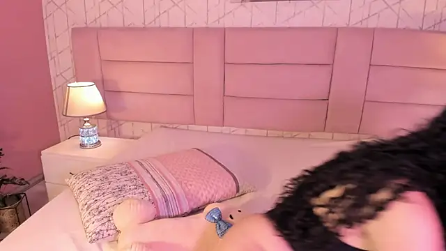 BellaSwwan's cam snapshot