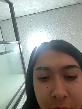 SweetLatiin_'s cam snapshot