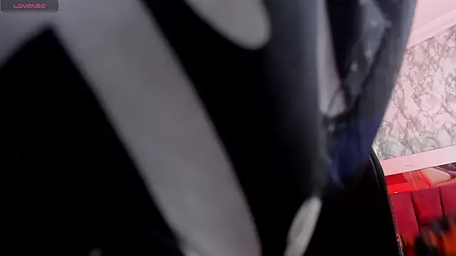 Sheilly_brown's cam snapshot