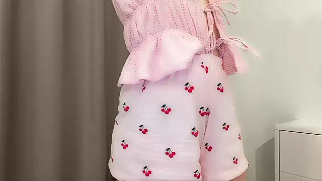 ShySchoolGirl live sex cam