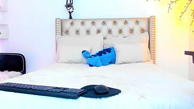 LenaStylesOA's cam snapshot