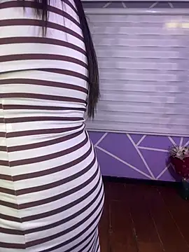 MiiaaJoness live sex cam