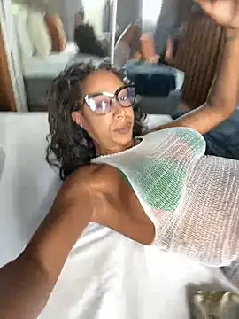 dianagolley420's cam snapshot