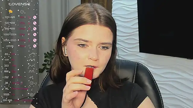 LanaTreades's cam snapshot