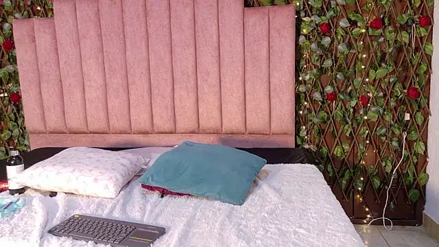 MiaJanss's cam snapshot