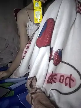 -Nicole-e's cam snapshot