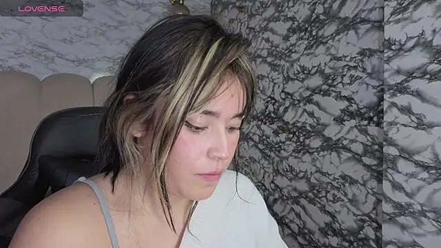 Laksmy_v's cam snapshot