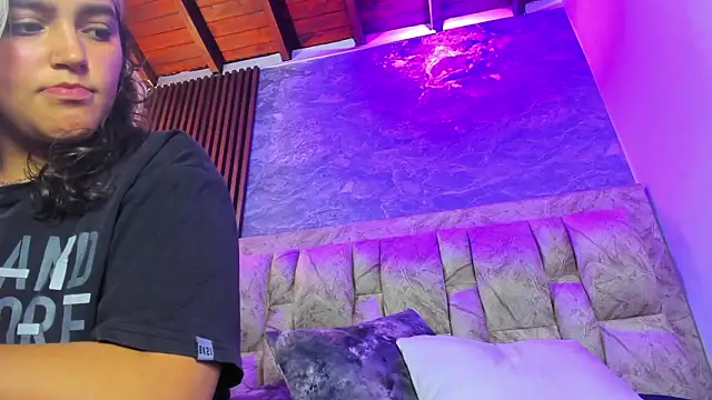 katy_giil_'s cam snapshot