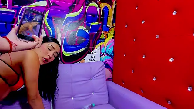 hot-threesome's cam snapshot