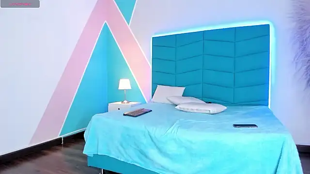 mara_winters_'s cam snapshot