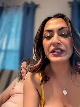 YourQueen18's cam snapshot